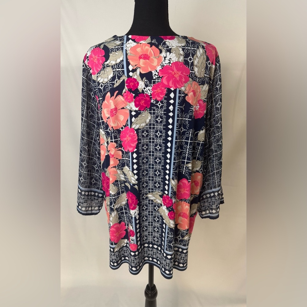 JM Collection Woman Top - Picture 4 of 5